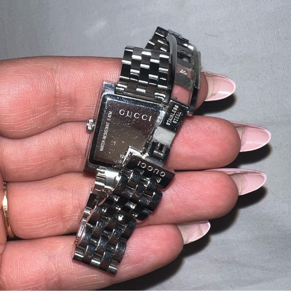 G frame Gucci watch - Picture 3 of 7